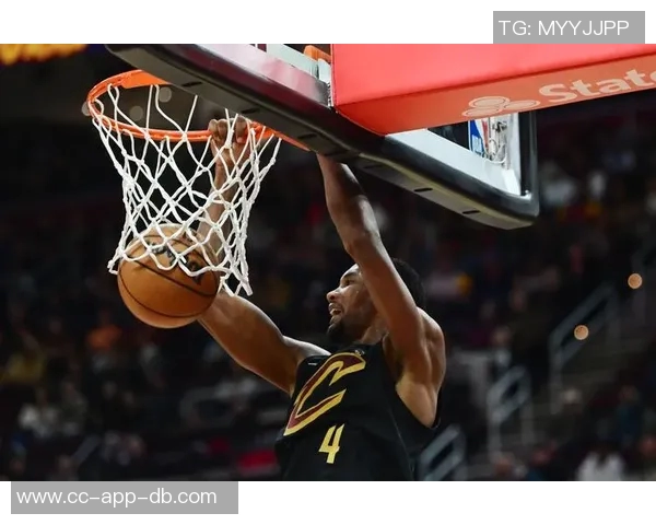 小莫布里复出状态渐入佳境替补出战25分钟贡献14分9板3助